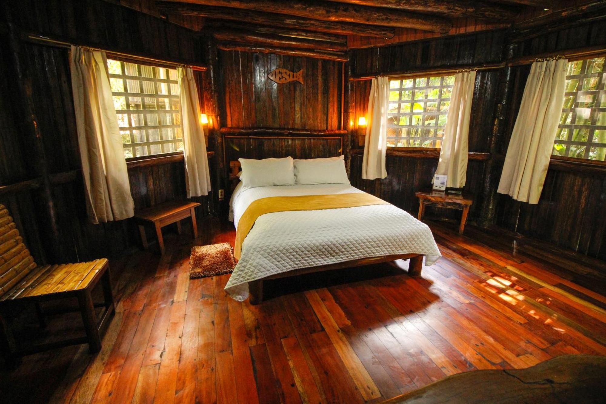 Lodge Flor De Canela